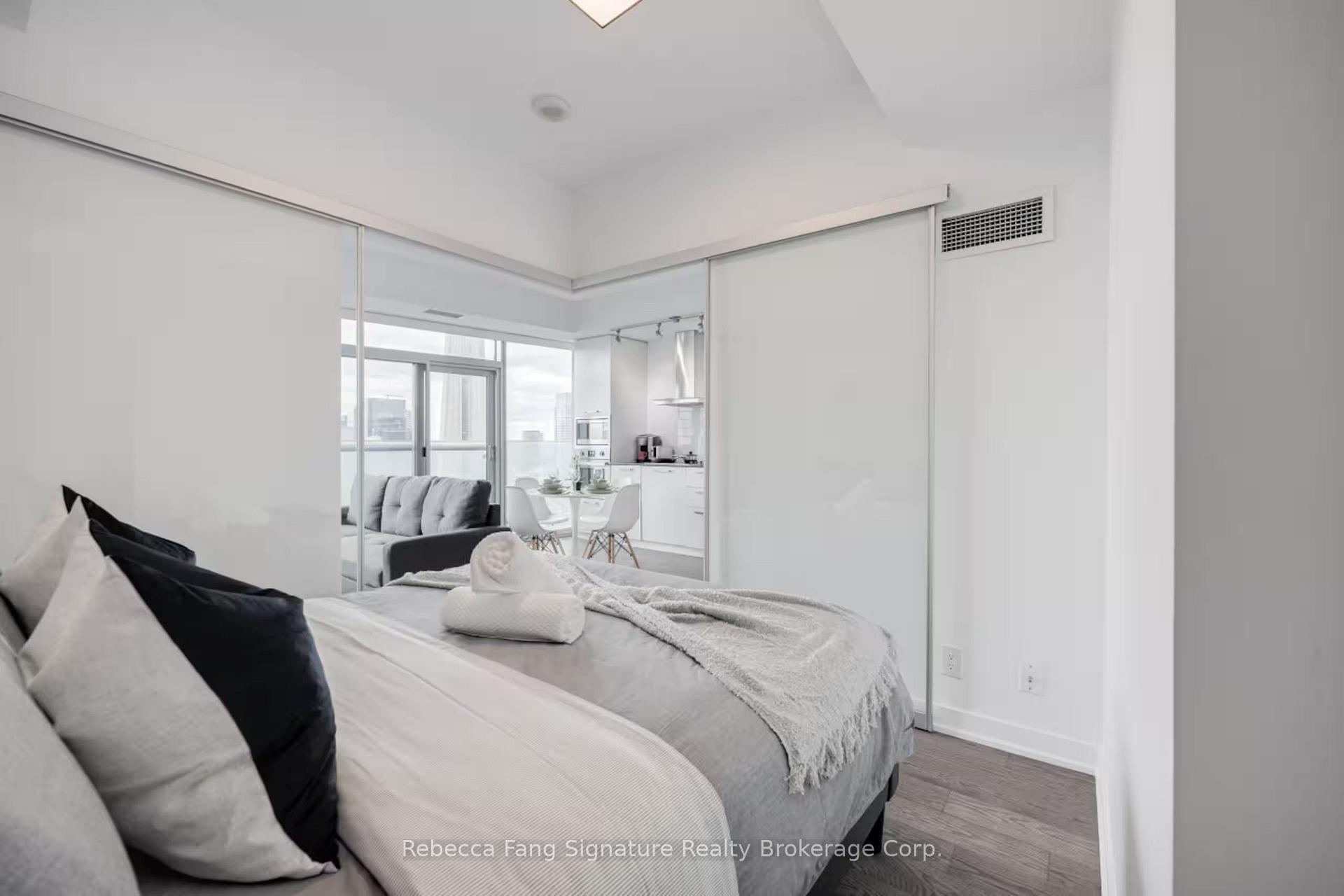 Photo 19 of Unit 3206, 12 York Street, Toronto, Waterfront Communities — HOMEH