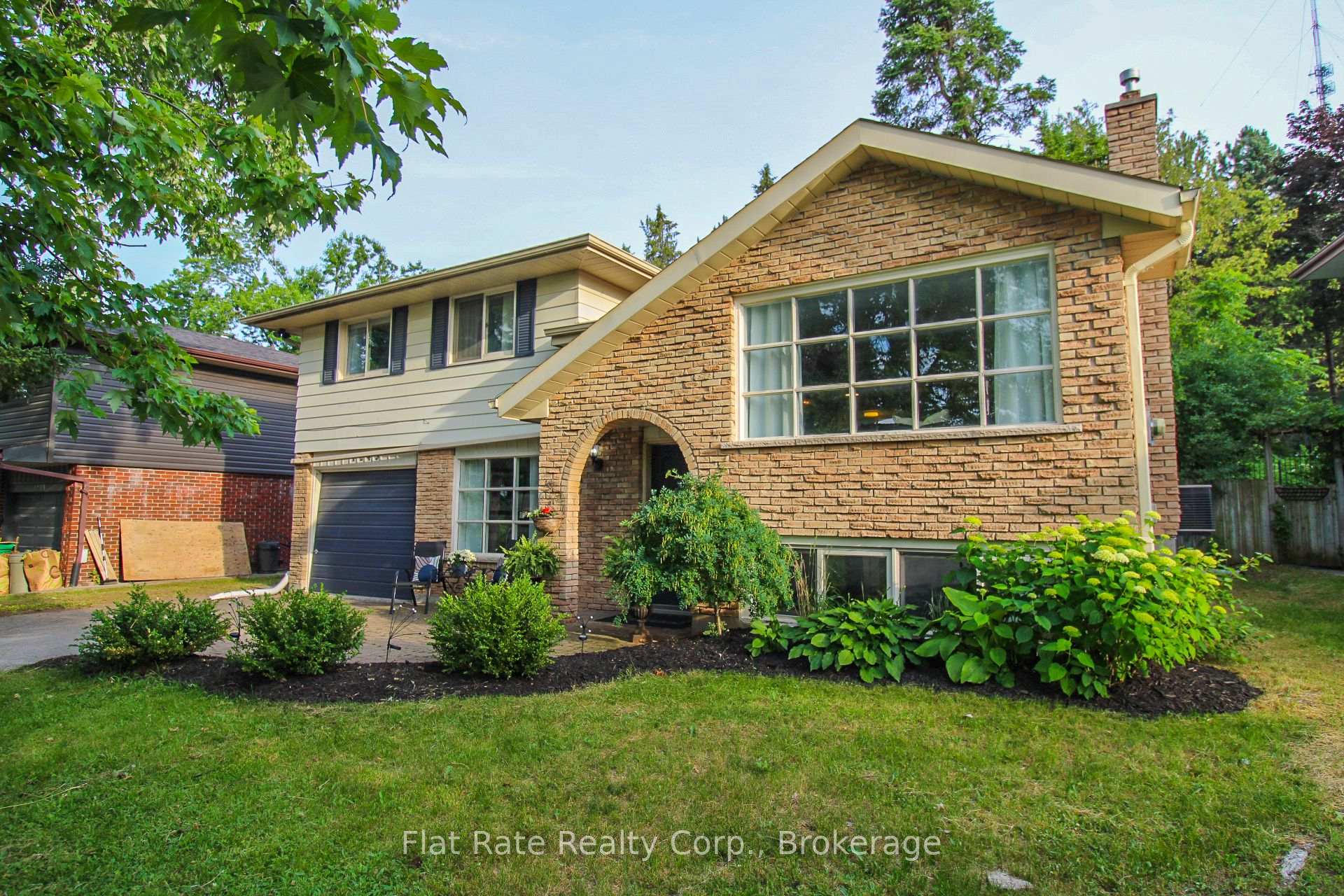 Photo 3 of 1243 Bridle Drive, Peterborough, Monaghan Ward 2 — HOMEH