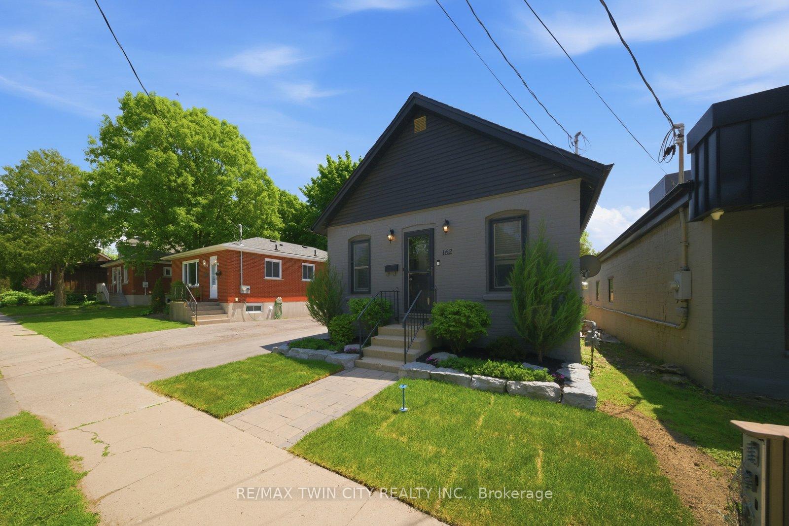 Photo 1 of 162 Grand River Avenue, Brantford, Holmedale — HOMEH