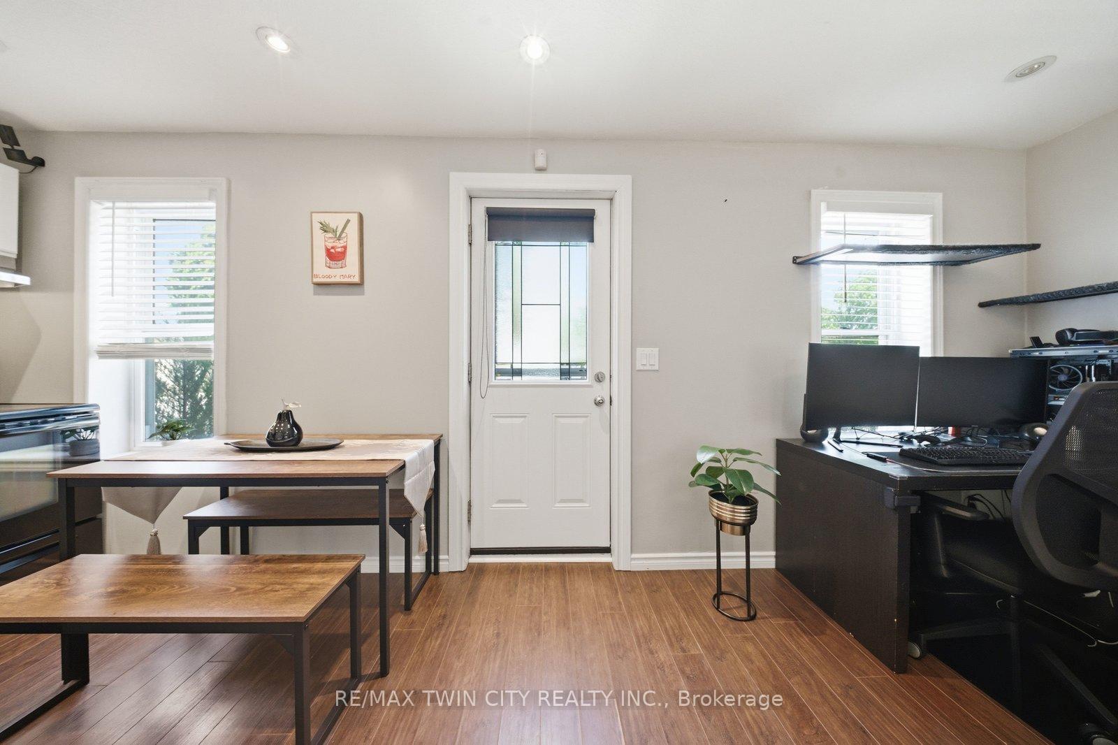 Photo 11 of 162 Grand River Avenue, Brantford, Holmedale — HOMEH