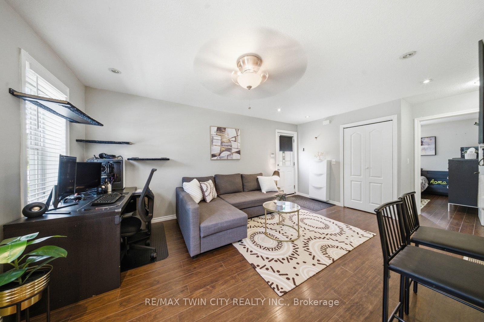 Photo 12 of 162 Grand River Avenue, Brantford, Holmedale — HOMEH