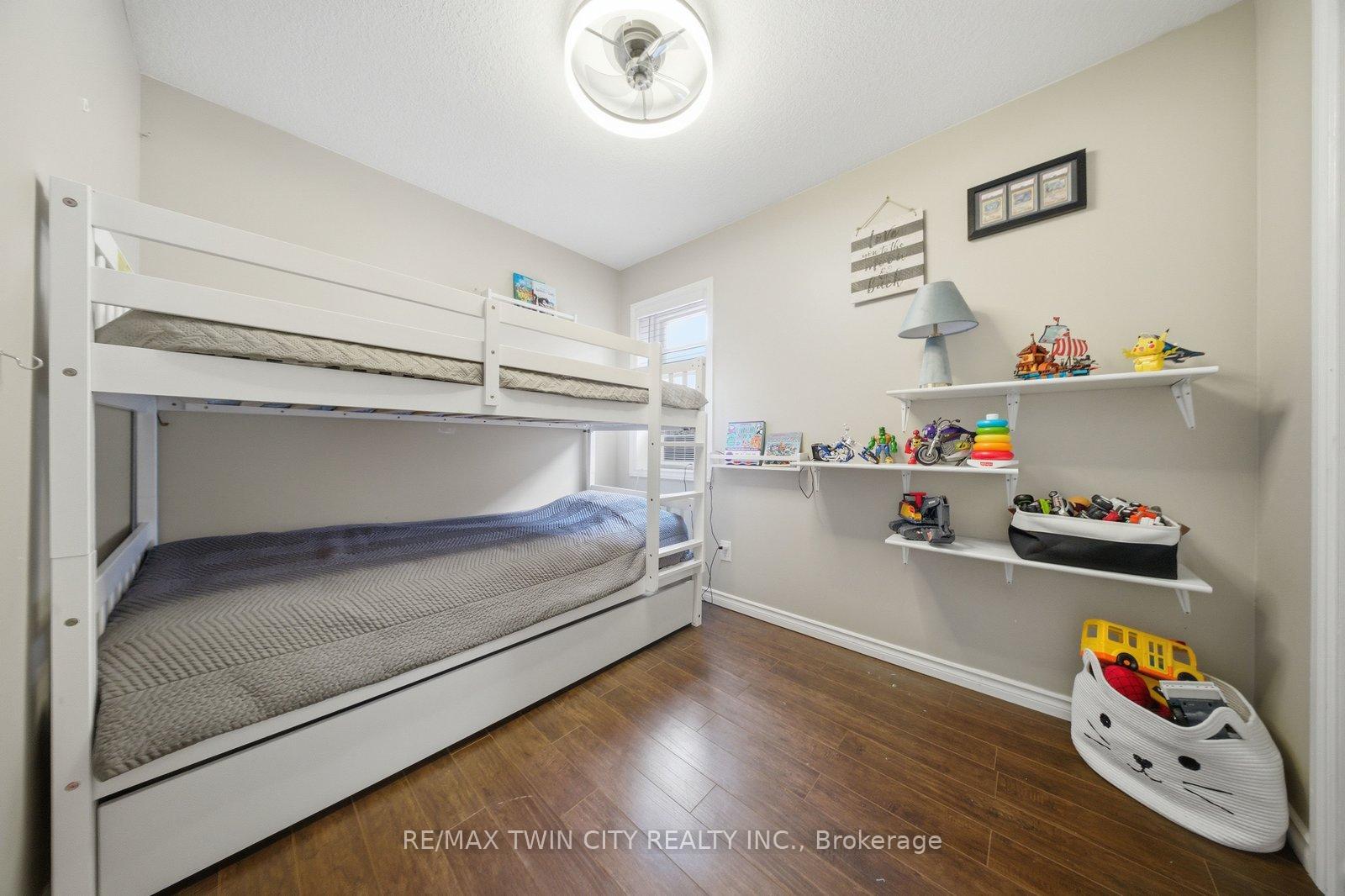 Photo 20 of 162 Grand River Avenue, Brantford, Holmedale — HOMEH