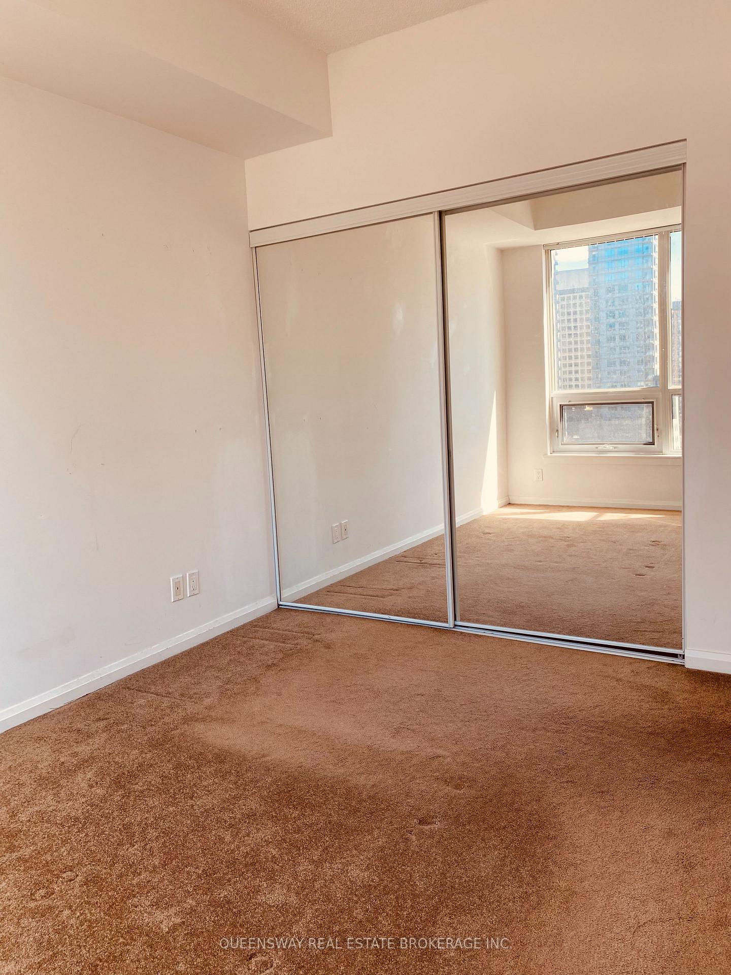 Photo 5 of Unit 1118, 35 Hayden Street, Toronto, Church-Yonge Corridor — HOMEH