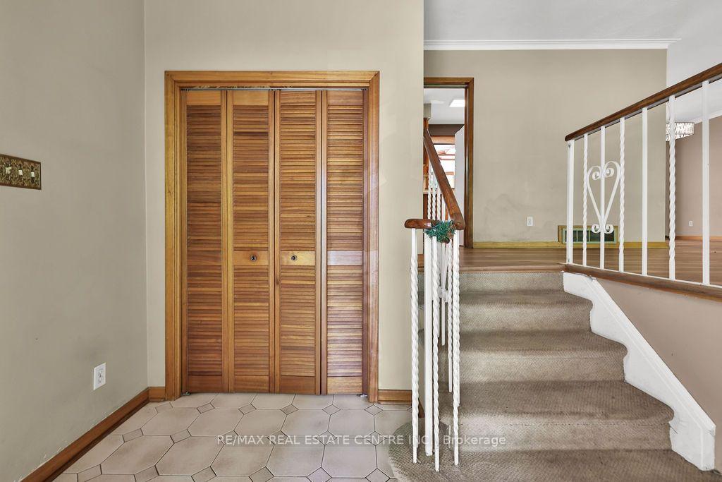 Photo 4 of 1366 Aldo Drive, Mississauga, Lorne Park — HOMEH