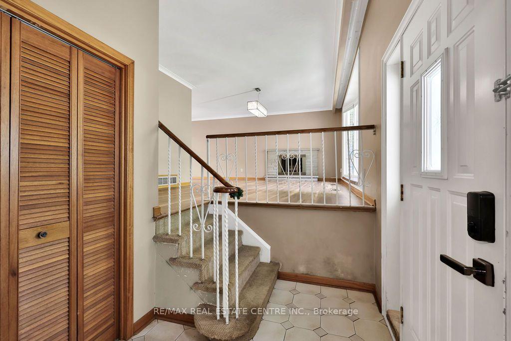 Photo 5 of 1366 Aldo Drive, Mississauga, Lorne Park — HOMEH