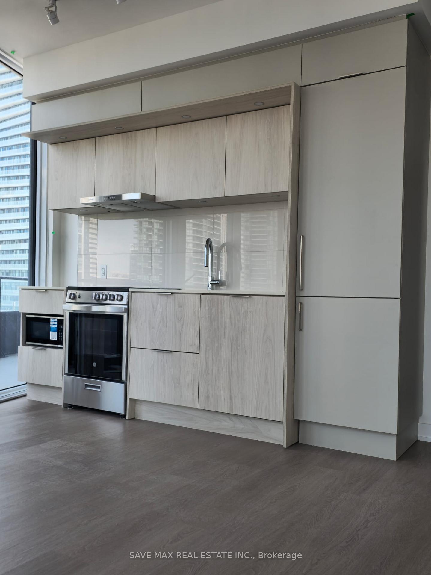 Photo 6 of Unit 609, 448 Burnhamthorpe Road W, Mississauga, City Centre — HOMEH