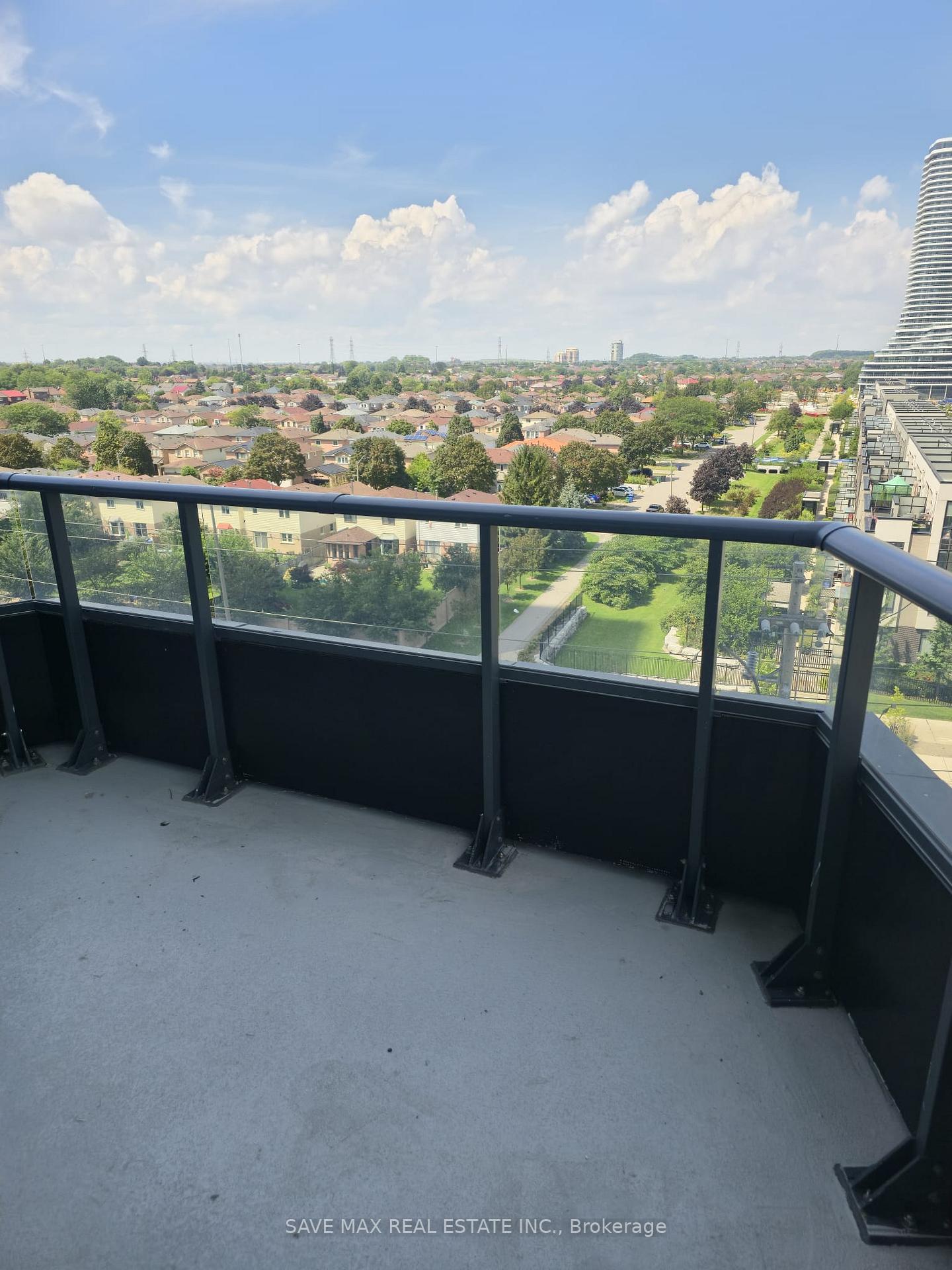 Photo 10 of Unit 609, 448 Burnhamthorpe Road W, Mississauga, City Centre — HOMEH