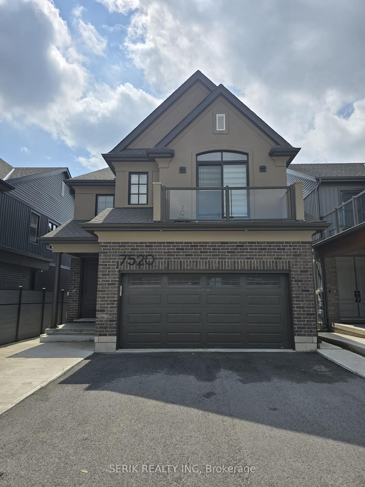 Front of 7520 Splendour Drive N