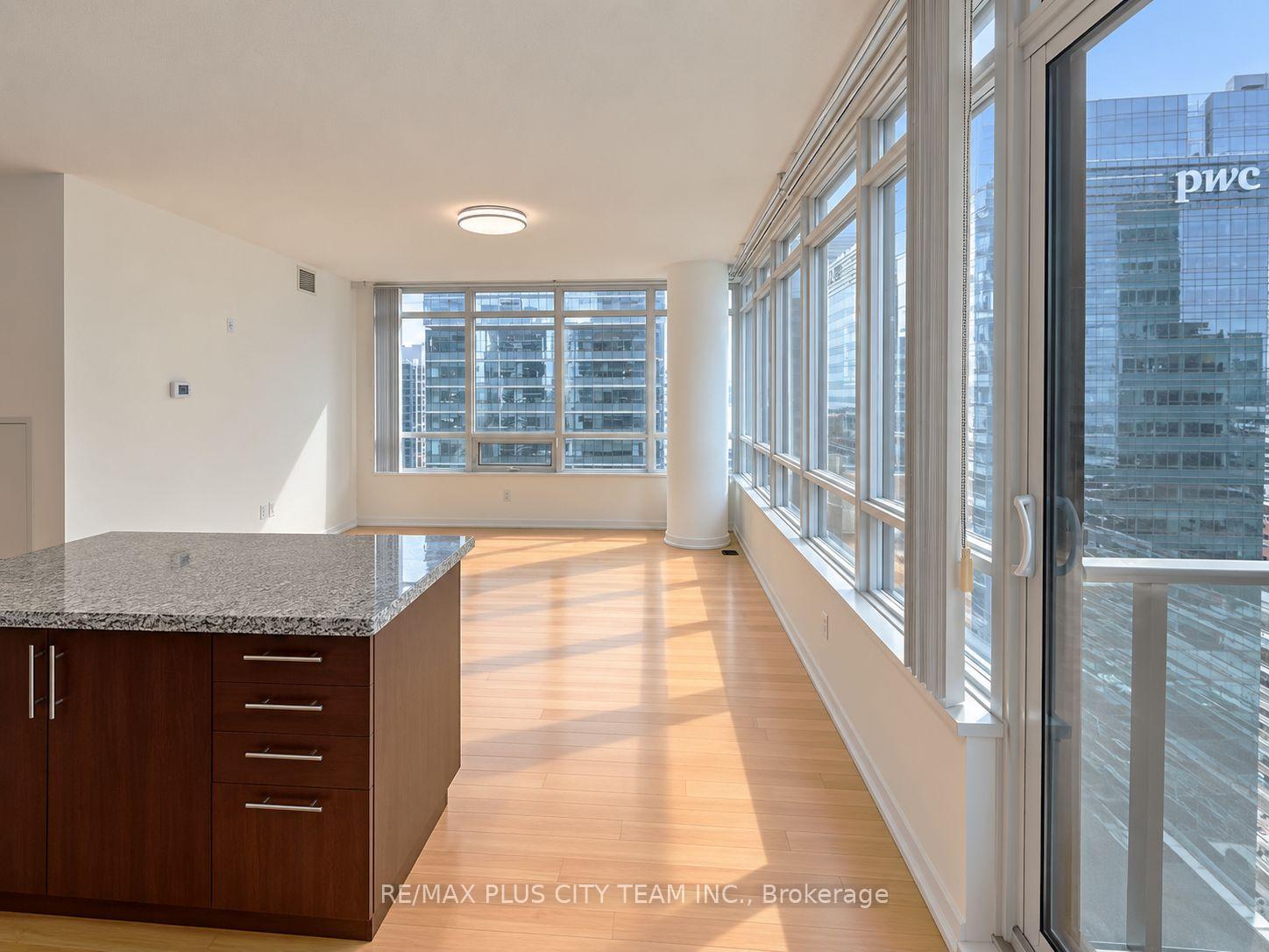Photo 4 of Unit 2605, 65 Bremner Boulevard, Toronto, Waterfront Communities — HOMEH