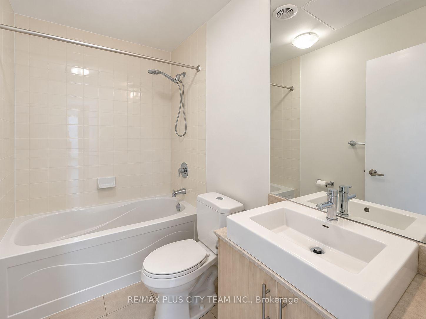 Photo 10 of Unit 2605, 65 Bremner Boulevard, Toronto, Waterfront Communities — HOMEH