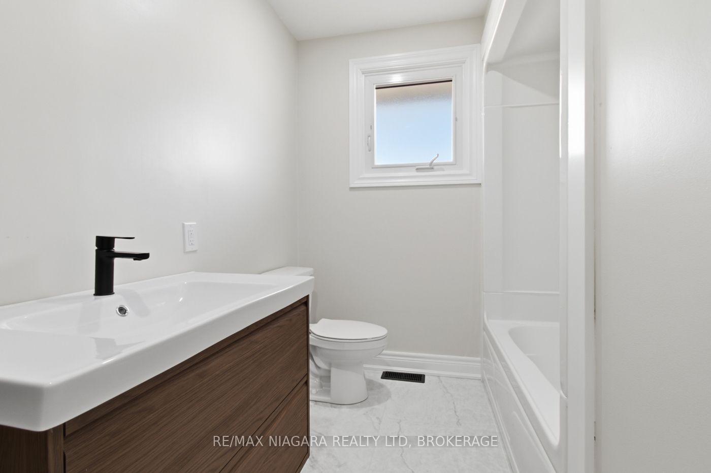 Photo 19 of 48 Endicott Terrace, Welland, Prince Charles — HOMEH