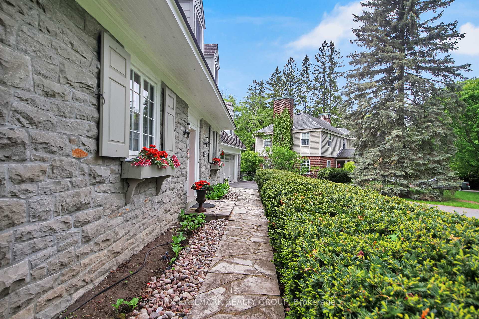 Photo 16 of 550 Piccadilly Avenue, Ottawa, Ottawa West — HOMEH