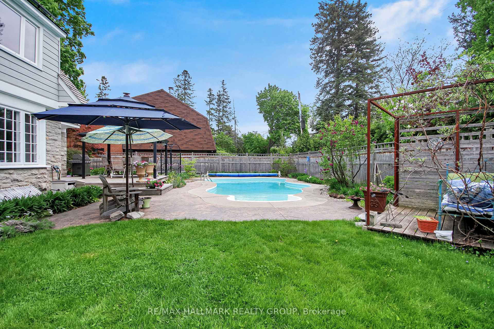 Photo 23 of 550 Piccadilly Avenue, Ottawa, Ottawa West — HOMEH