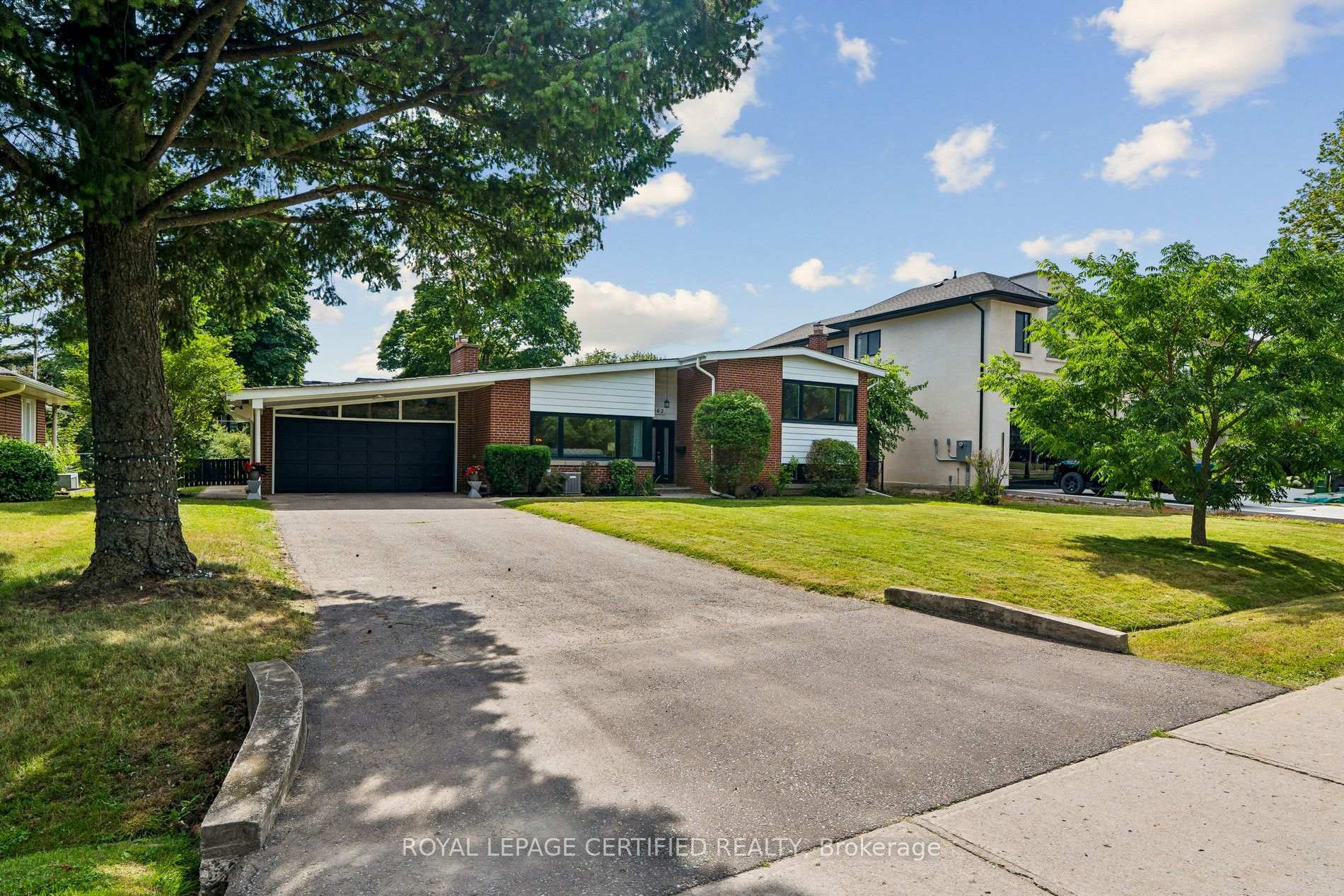 Photo 5 of 462 The Kingsway, Etobicoke, Princess-Rosethorn — HOMEH