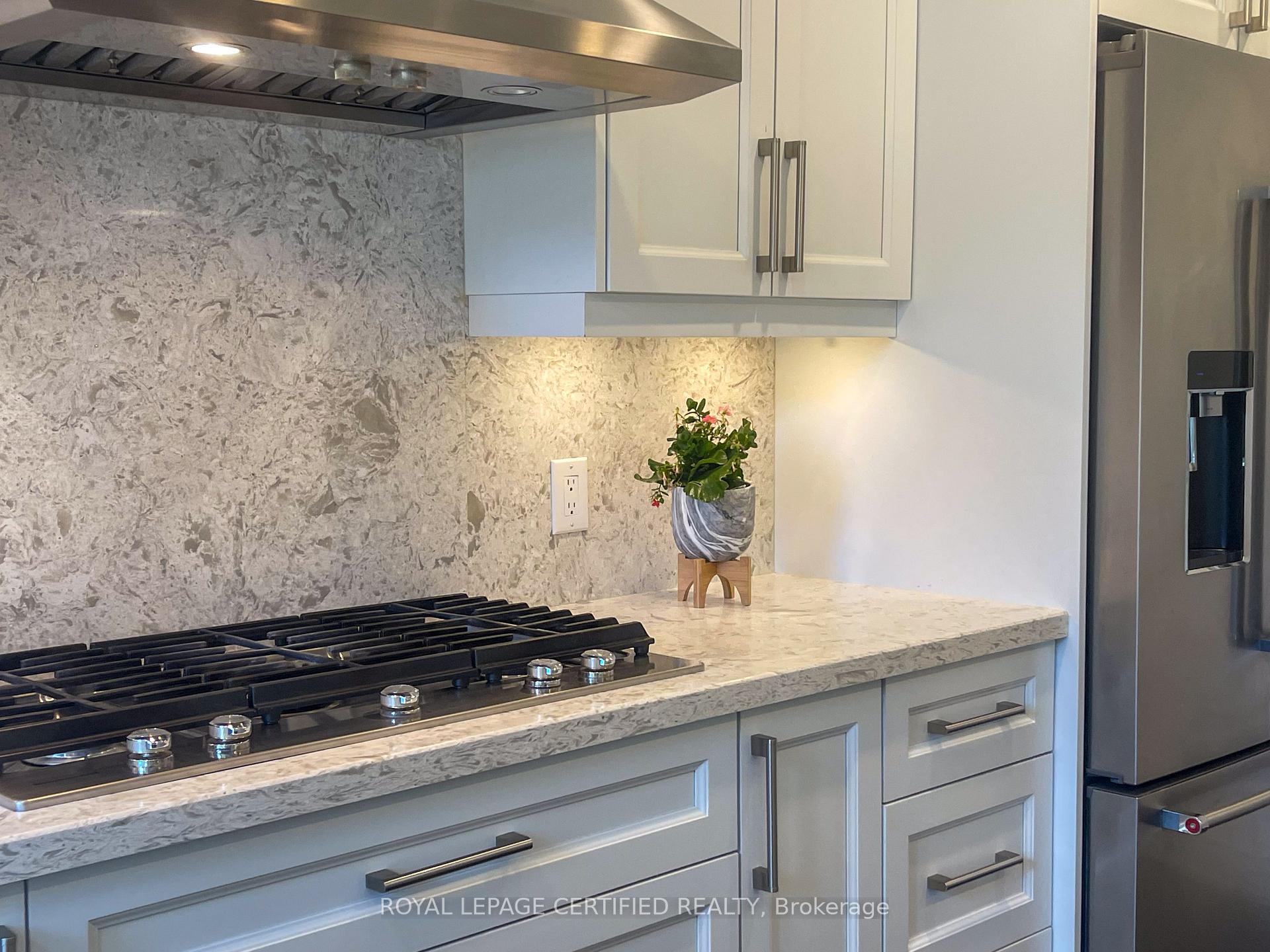 Photo 14 of 462 The Kingsway, Etobicoke, Princess-Rosethorn — HOMEH