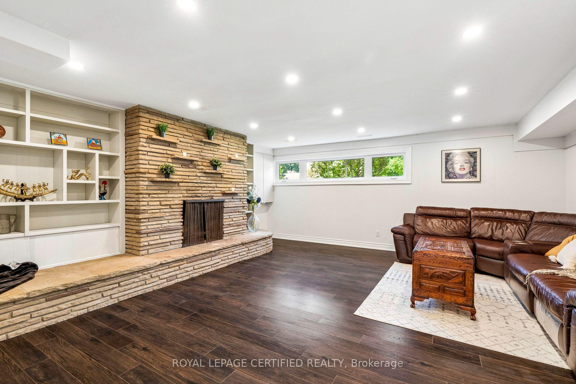 Photo 22 of 462 The Kingsway, Etobicoke, Princess-Rosethorn — HOMEH