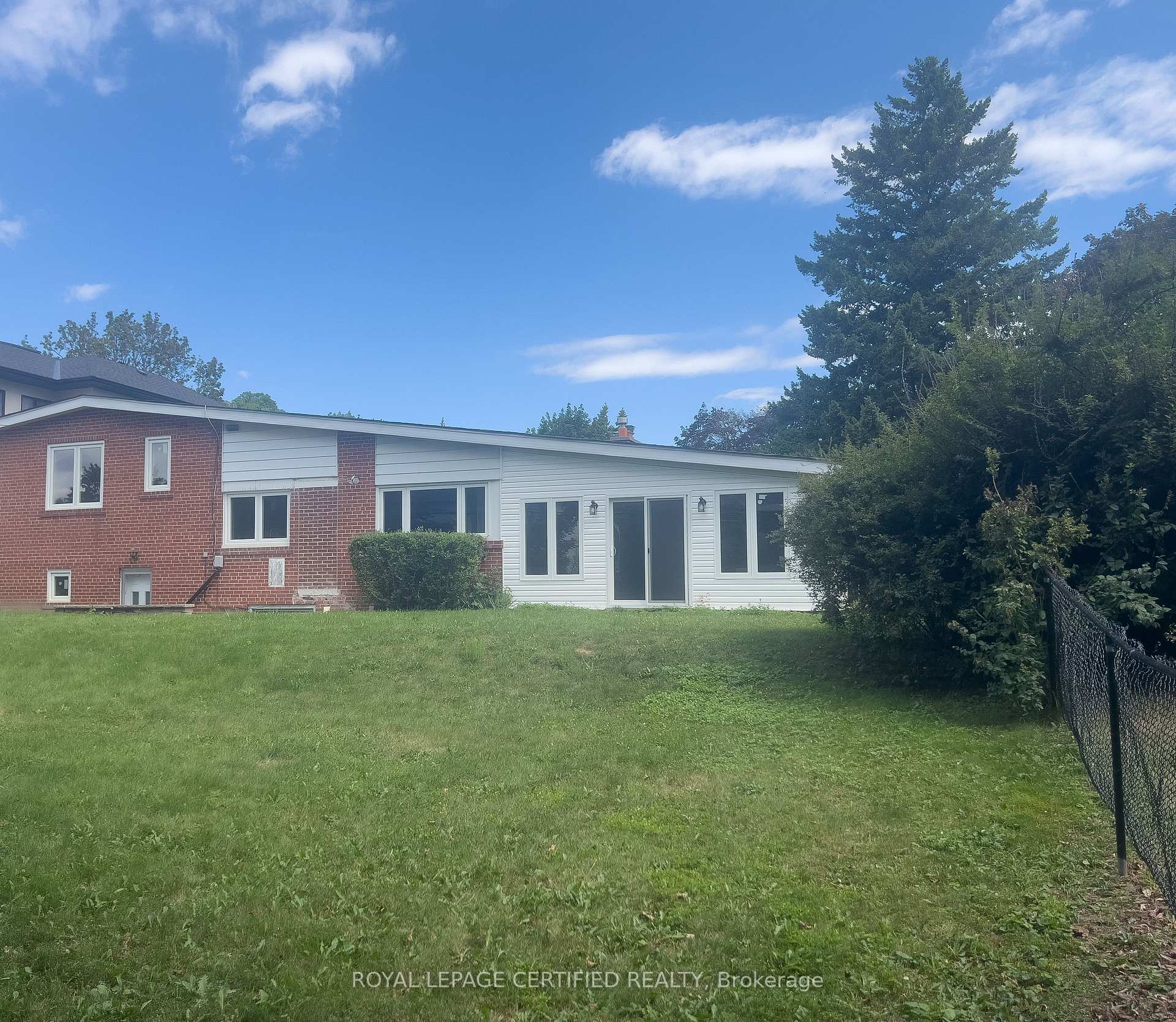 Photo 34 of 462 The Kingsway, Etobicoke, Princess-Rosethorn — HOMEH