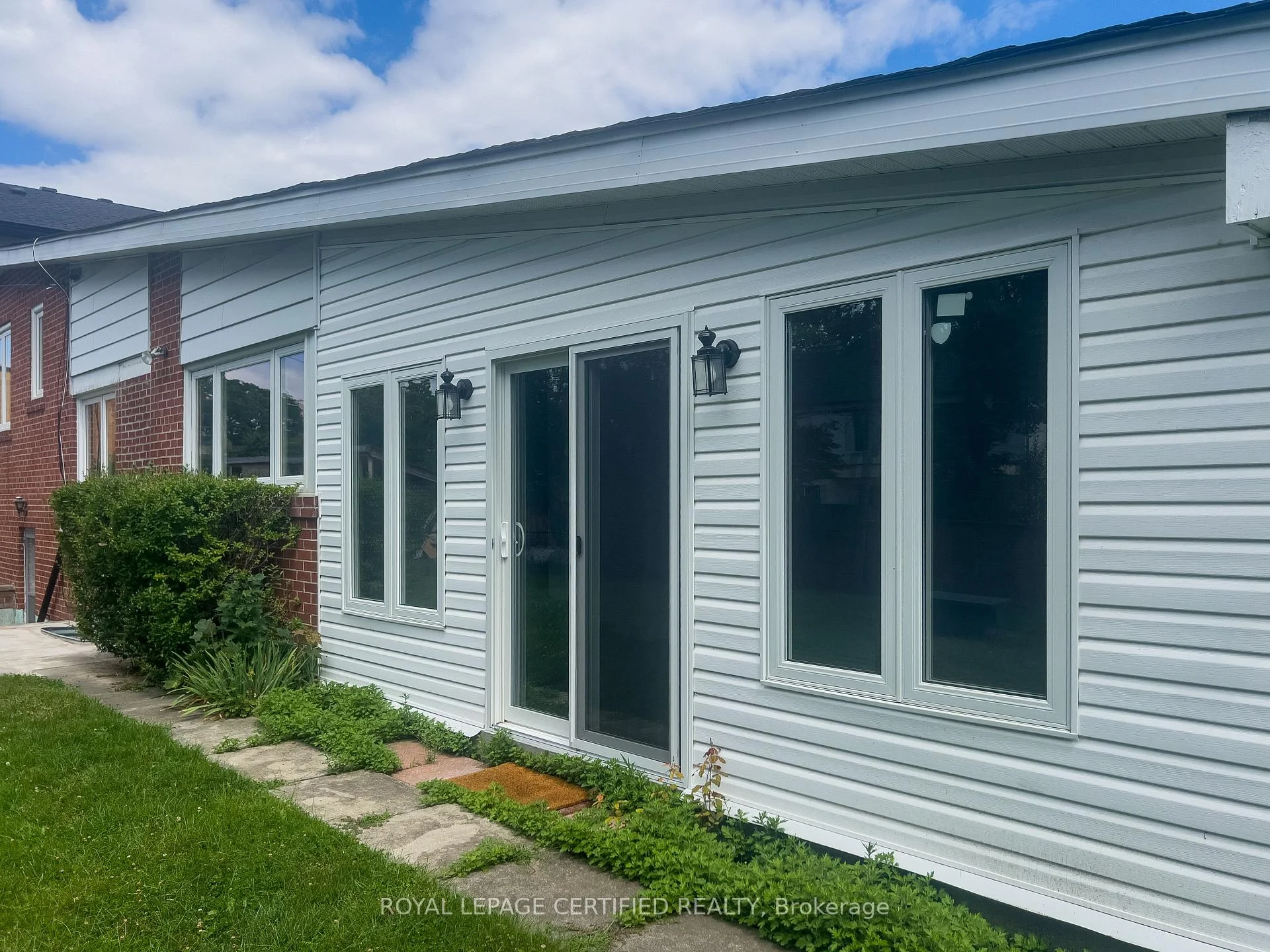 Photo 33 of 462 The Kingsway, Etobicoke, Princess-Rosethorn — HOMEH