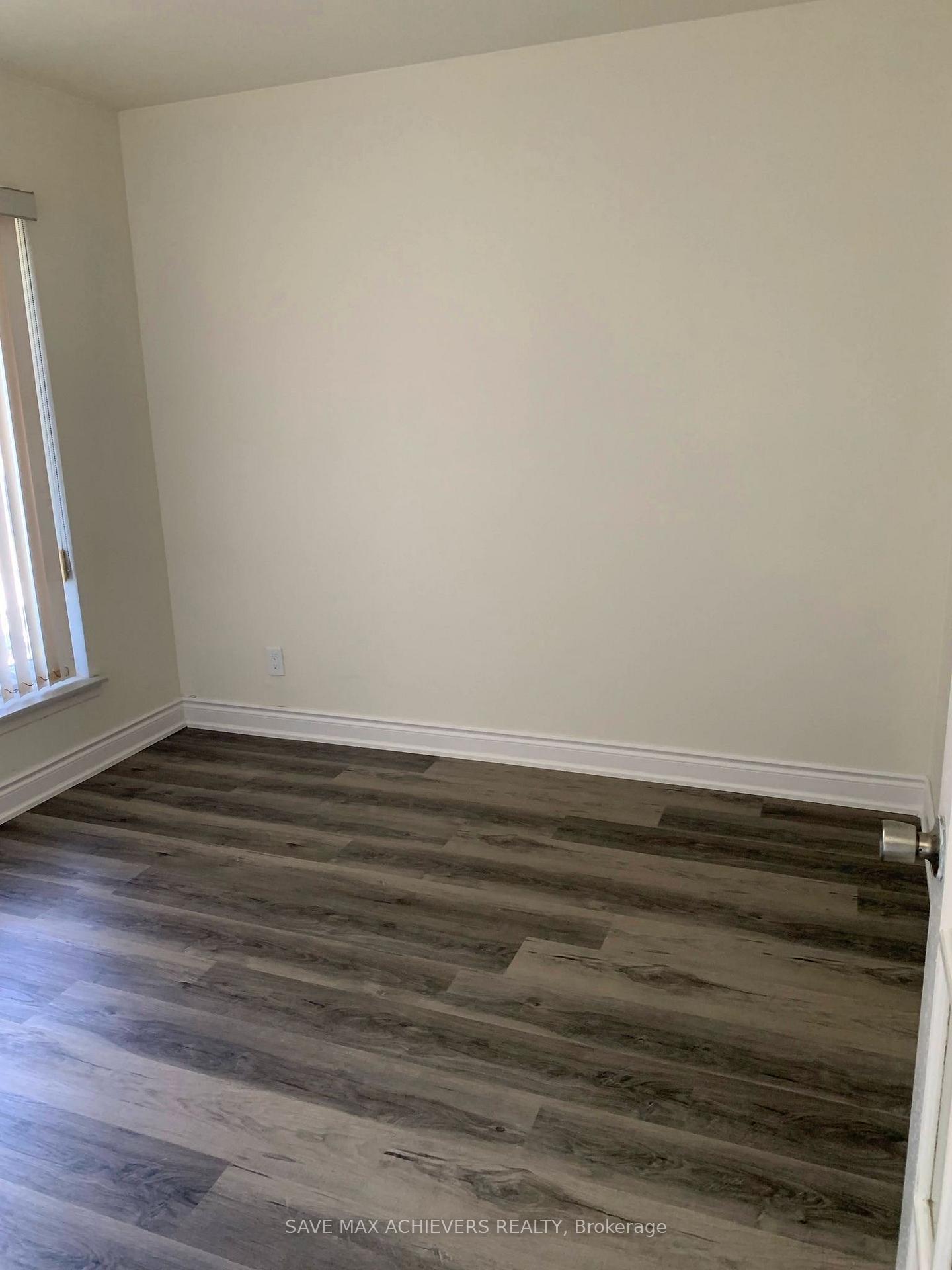 Photo 6 of 44 Strathavon Drive, Etobicoke, Mount Olive-Silverstone-Jamestown — HOMEH