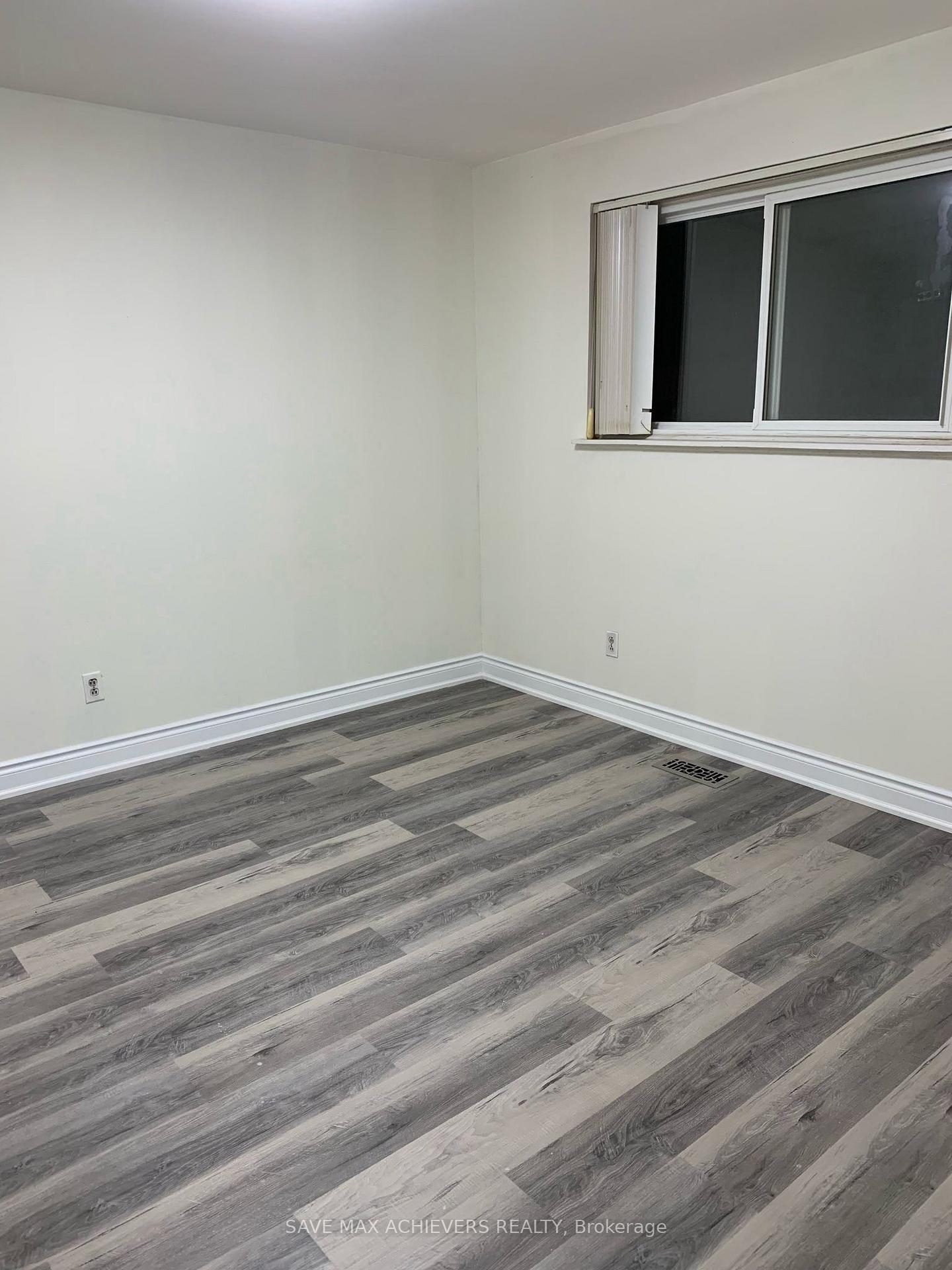Photo 8 of 44 Strathavon Drive, Etobicoke, Mount Olive-Silverstone-Jamestown — HOMEH