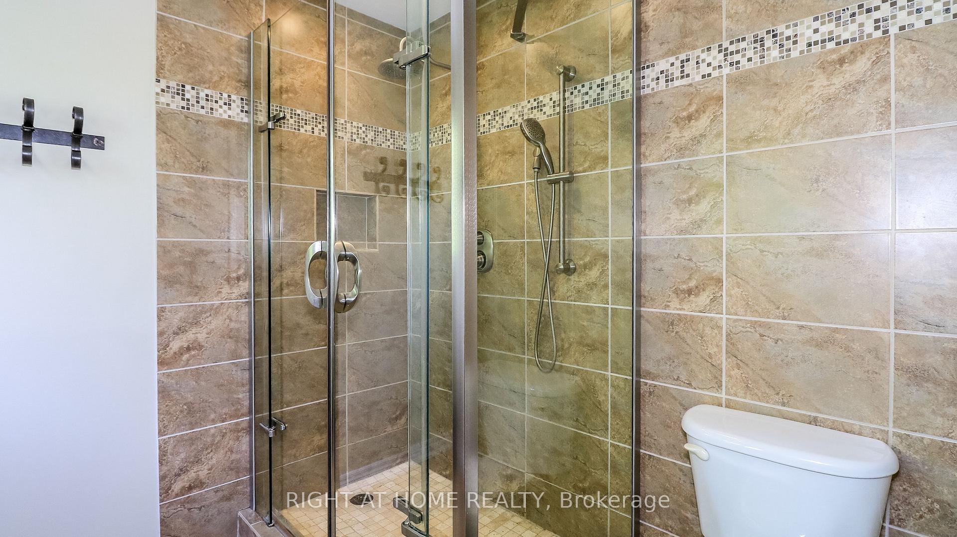 Photo 15 of 26 Stapleton Place, Barrie, Ardagh — HOMEH
