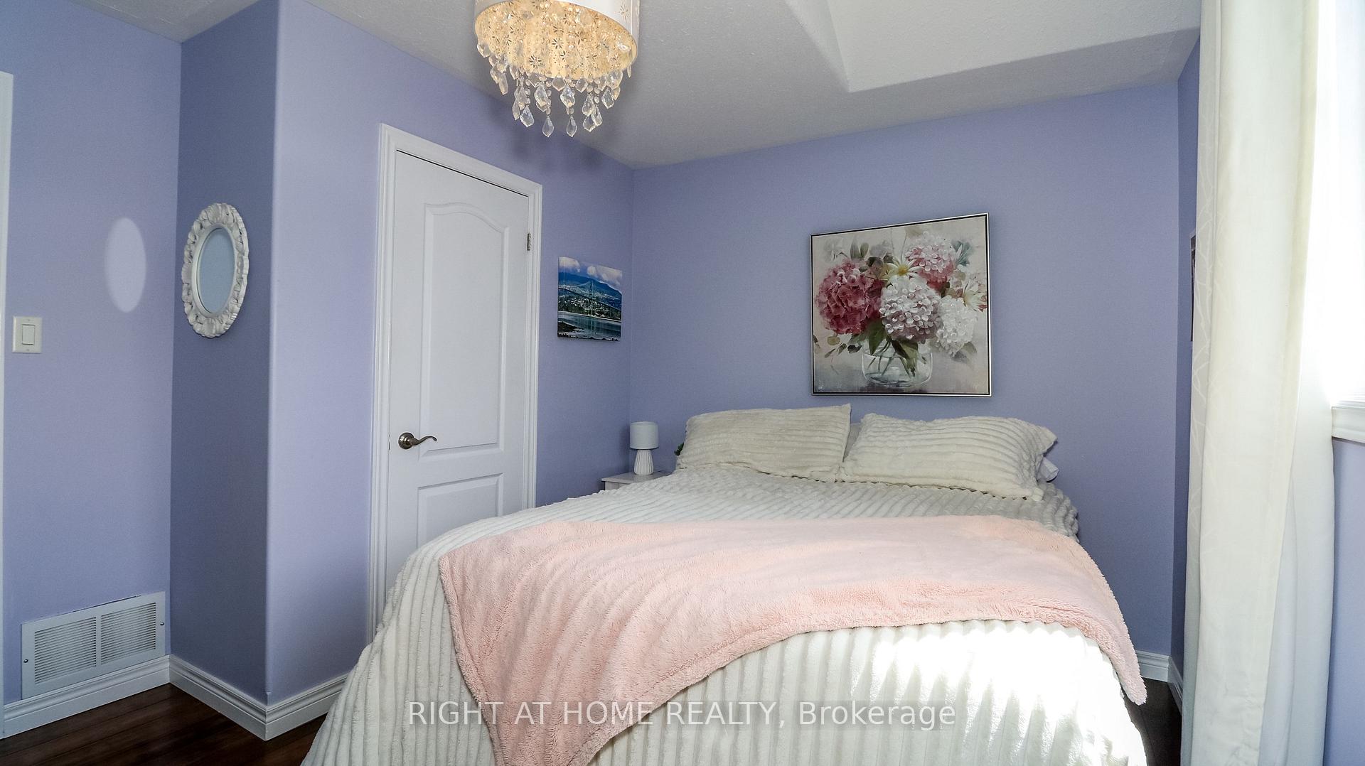 Photo 16 of 26 Stapleton Place, Barrie, Ardagh — HOMEH
