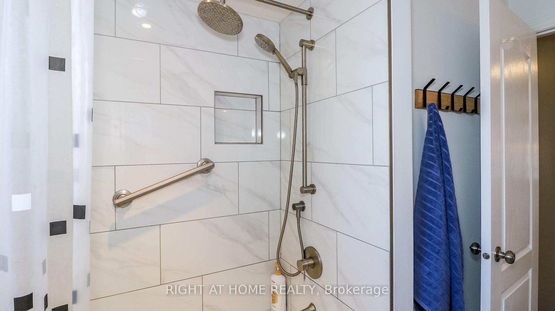 Photo 18 of 26 Stapleton Place, Barrie, Ardagh — HOMEH
