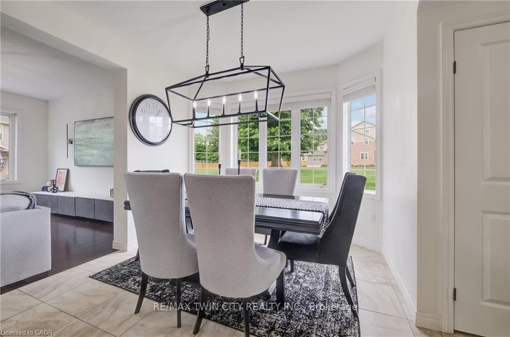 Photo 5 of 58 Marshall Drive, Guelph, Grange Road — HOMEH