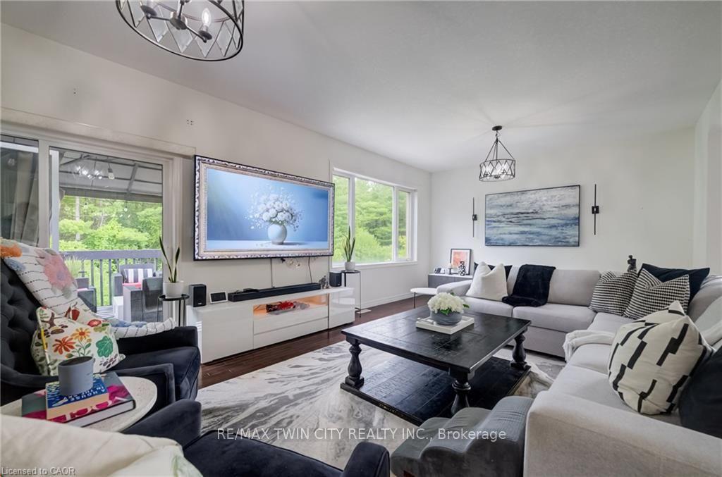 Photo 9 of 58 Marshall Drive, Guelph, Grange Road — HOMEH