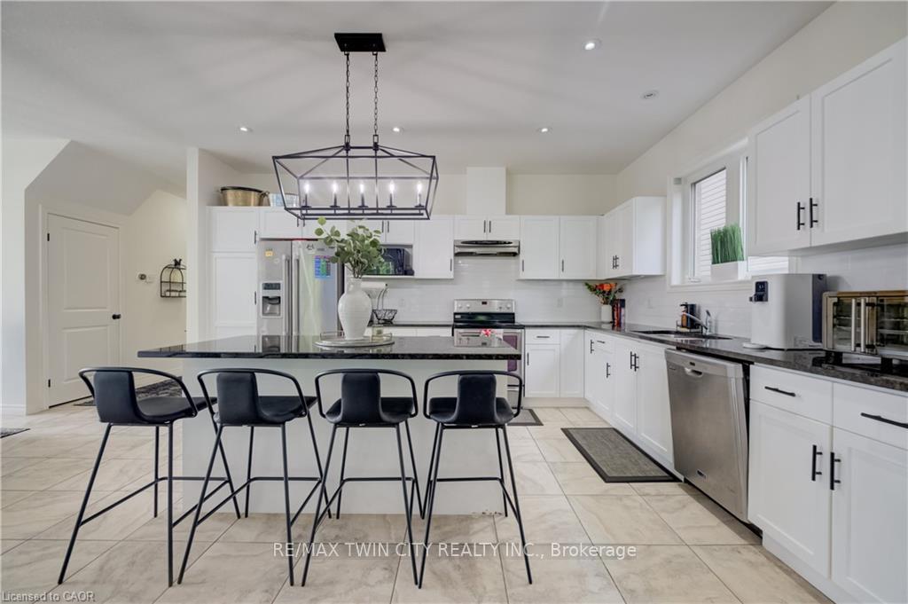Photo 15 of 58 Marshall Drive, Guelph, Grange Road — HOMEH