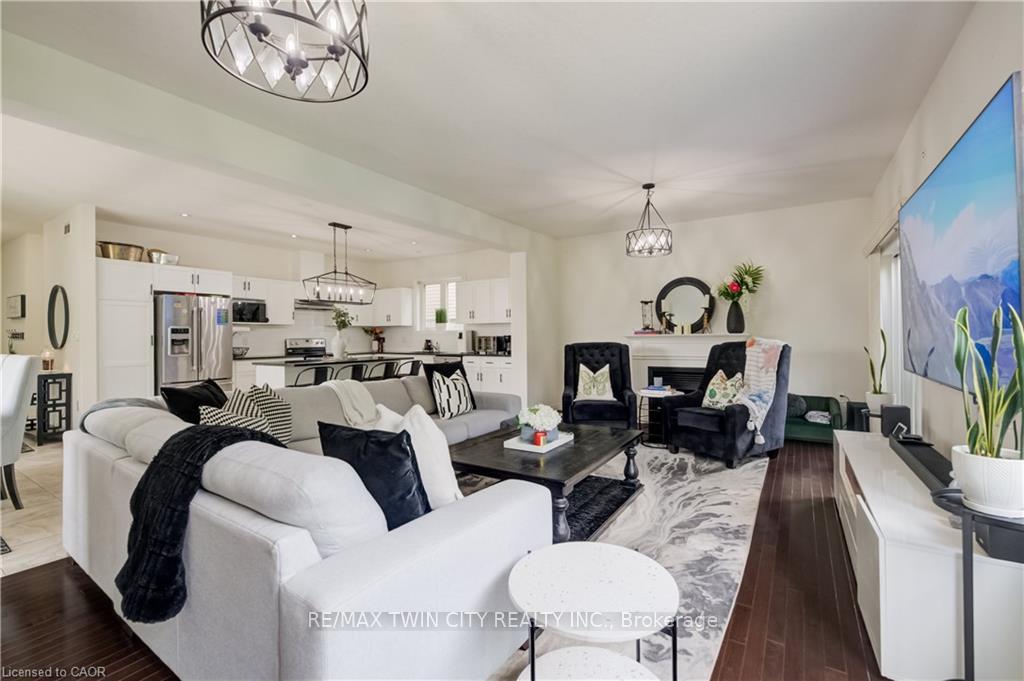 Photo 17 of 58 Marshall Drive, Guelph, Grange Road — HOMEH