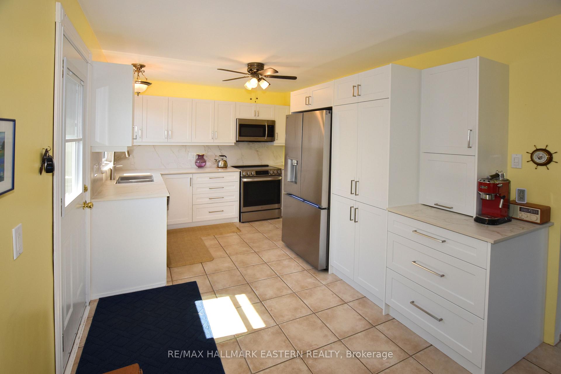 Photo 3 of 819 Rishor Crescent, Peterborough, Northcrest Ward 5 — HOMEH
