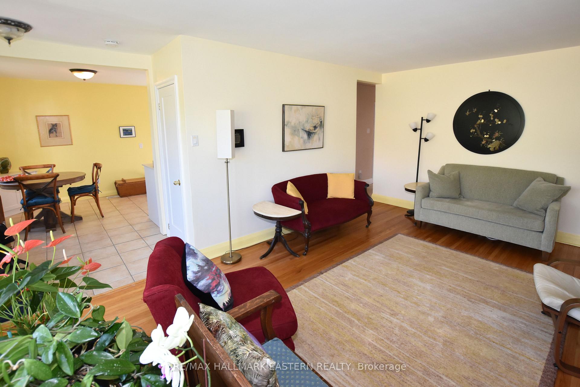 Photo 5 of 819 Rishor Crescent, Peterborough, Northcrest Ward 5 — HOMEH