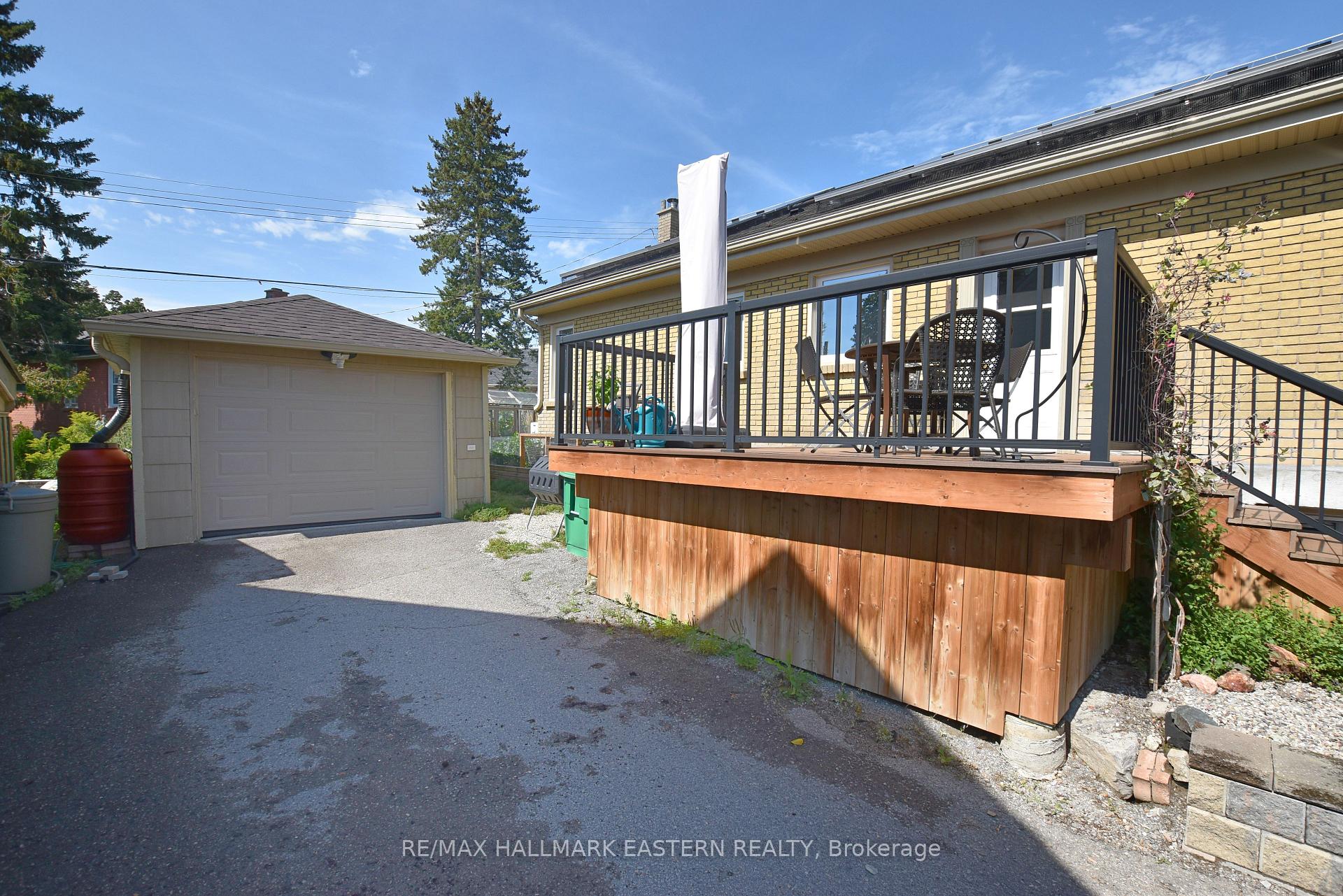 Photo 20 of 819 Rishor Crescent, Peterborough, Northcrest Ward 5 — HOMEH