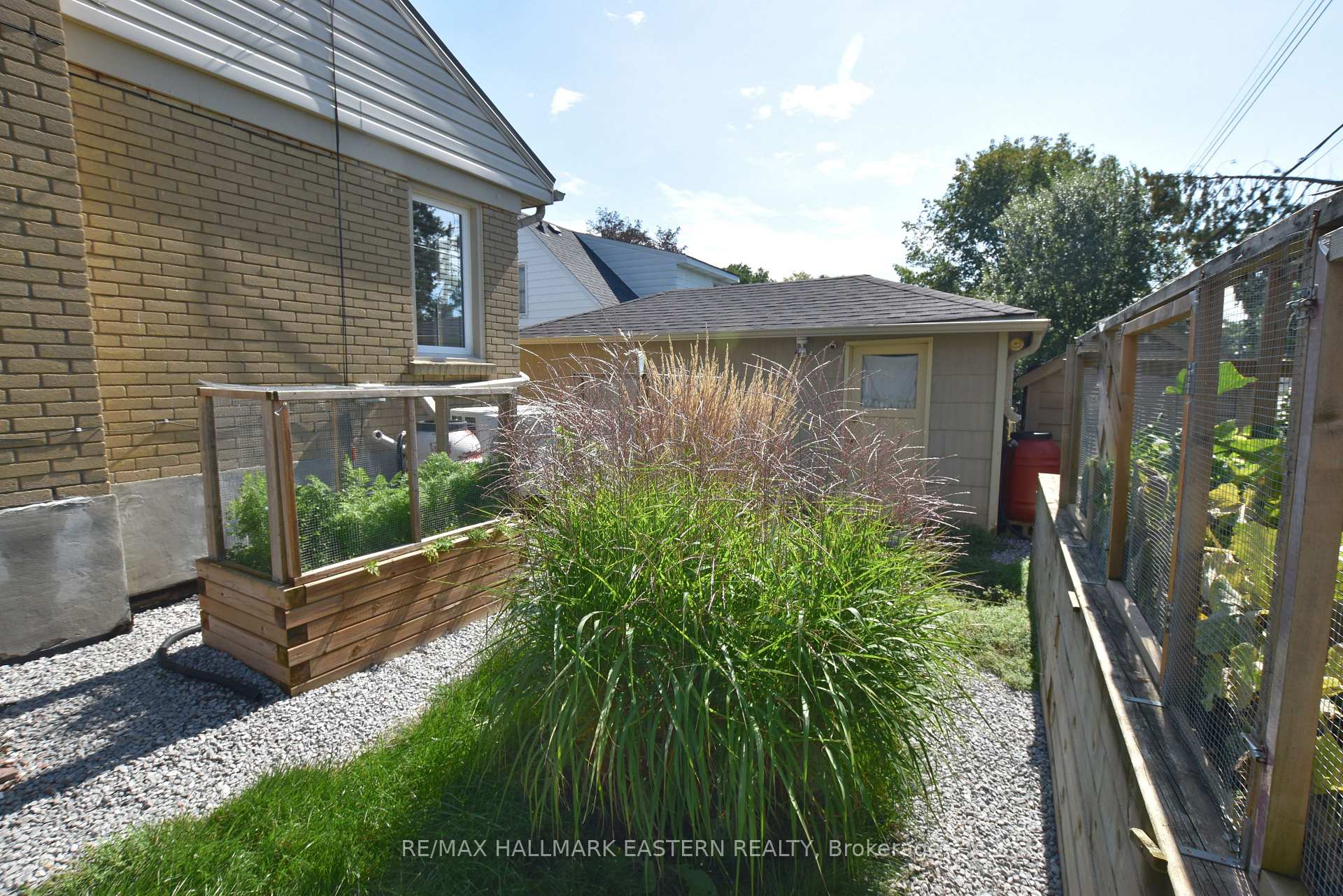 Photo 22 of 819 Rishor Crescent, Peterborough, Northcrest Ward 5 — HOMEH