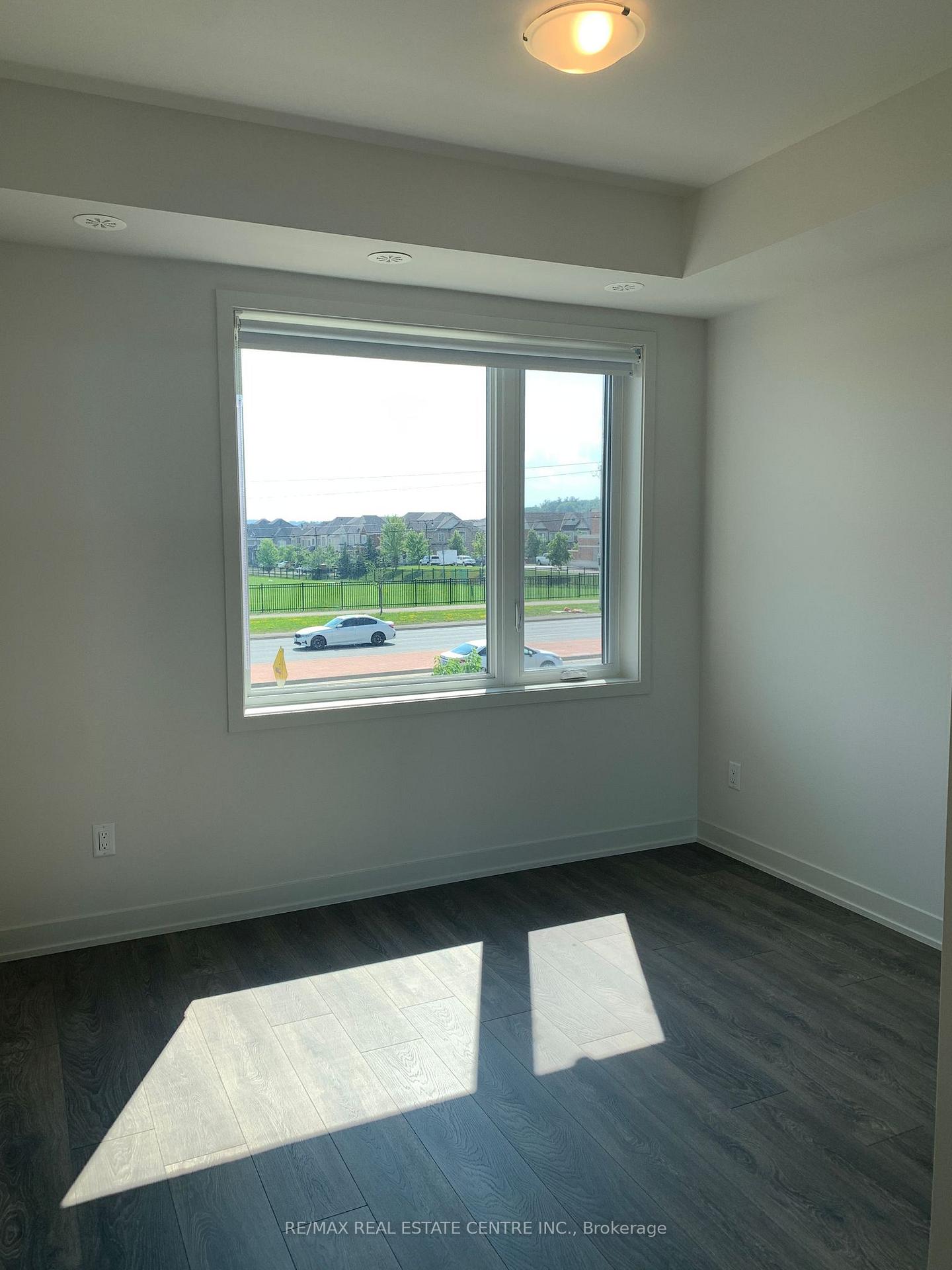 Photo 5 of Unit 209, 58 Sky Harbour Drive, Brampton, Bram West — HOMEH