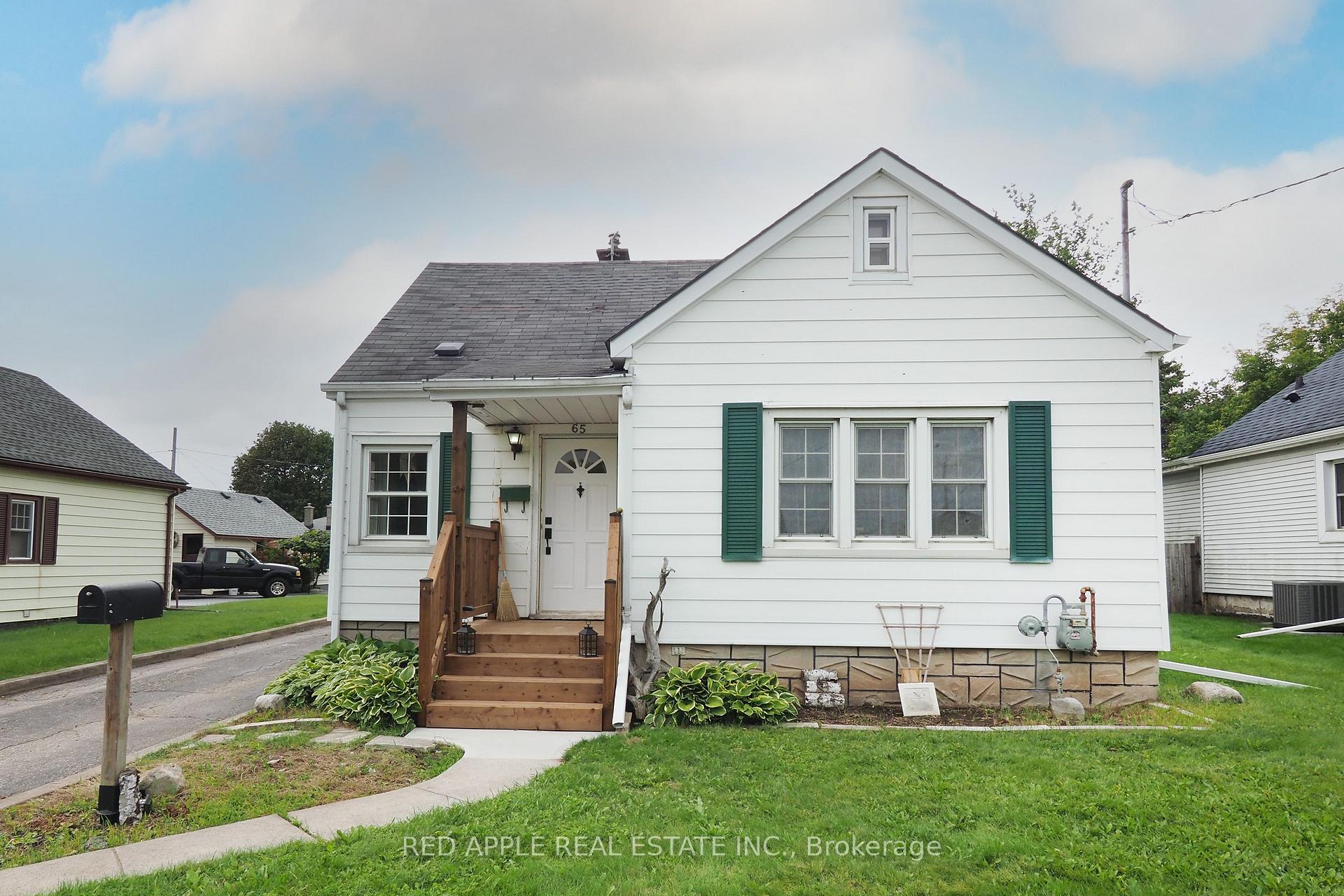 Photo 2 of 65 Elgin Street S, Cambridge, Alison — HOMEH