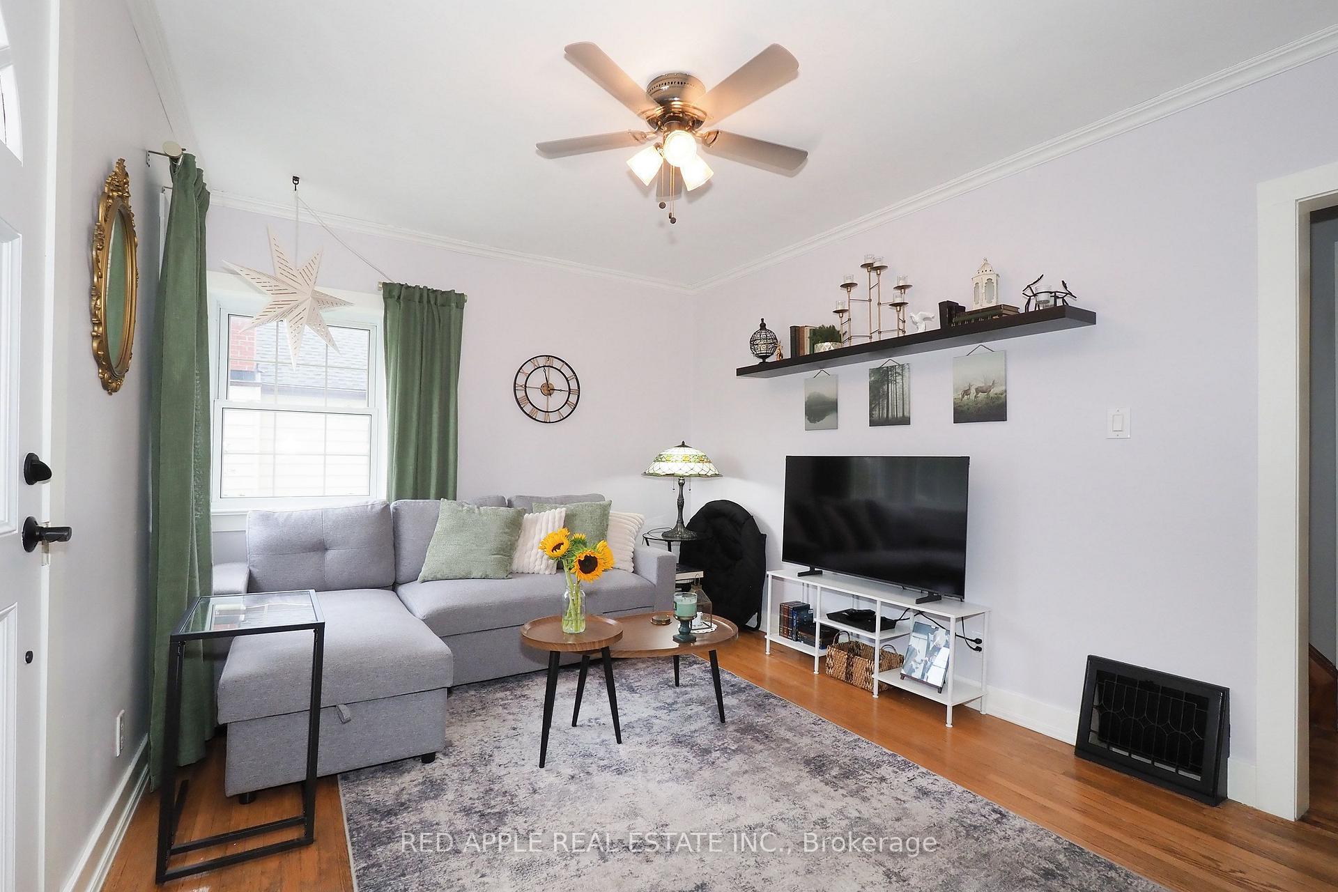 Photo 5 of 65 Elgin Street S, Cambridge, Alison — HOMEH