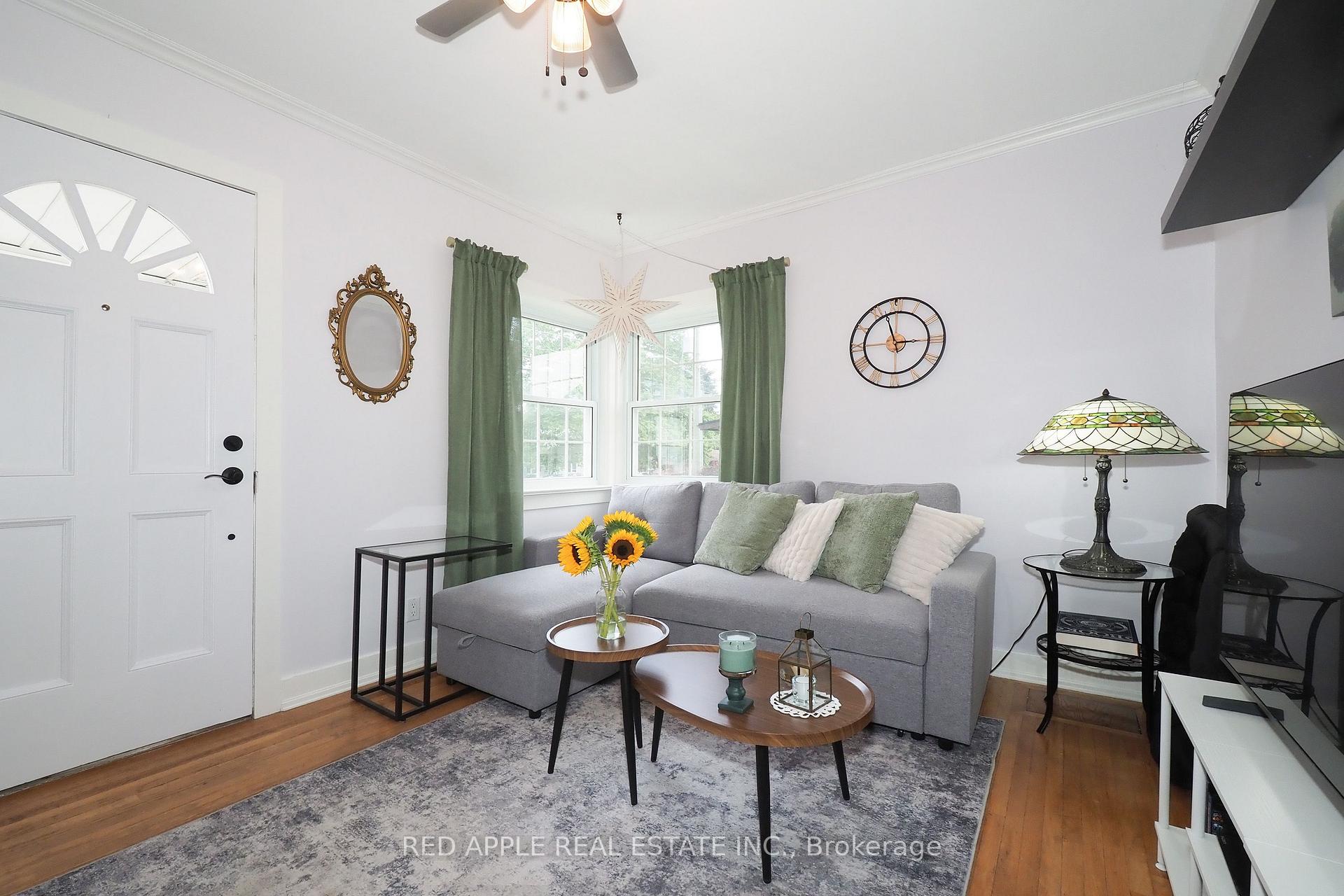 Photo 6 of 65 Elgin Street S, Cambridge, Alison — HOMEH