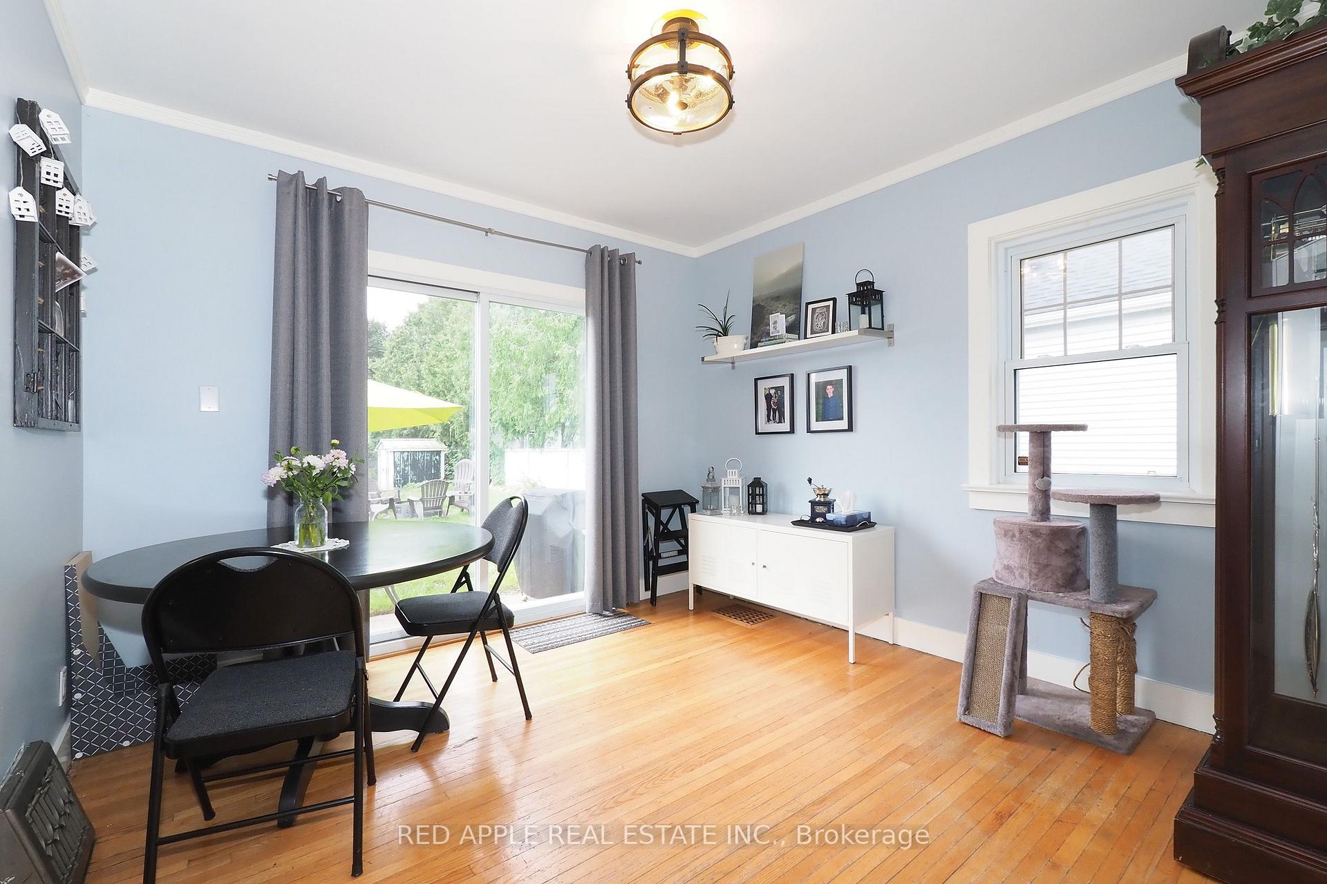 Photo 9 of 65 Elgin Street S, Cambridge, Alison — HOMEH