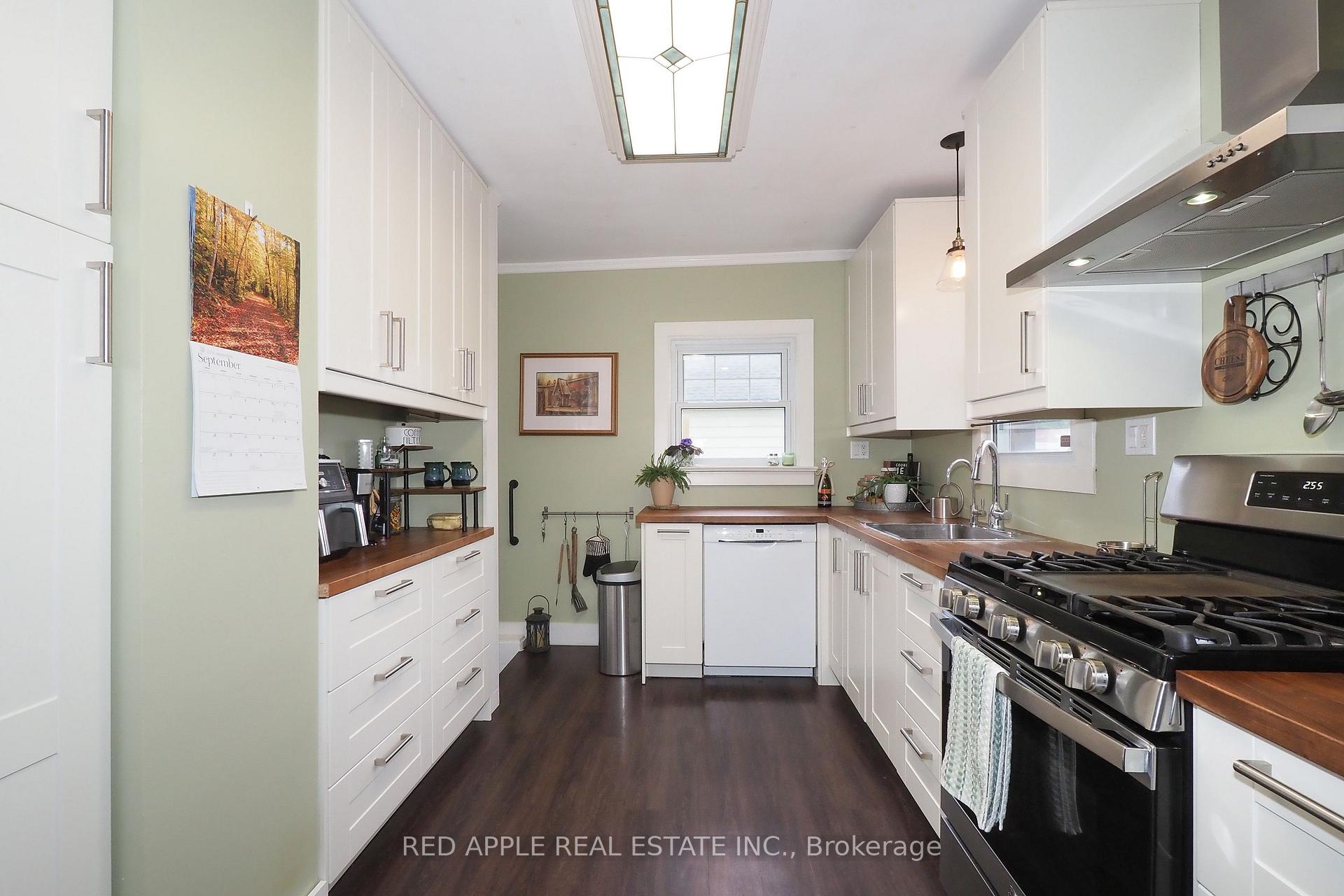 Photo 12 of 65 Elgin Street S, Cambridge, Alison — HOMEH