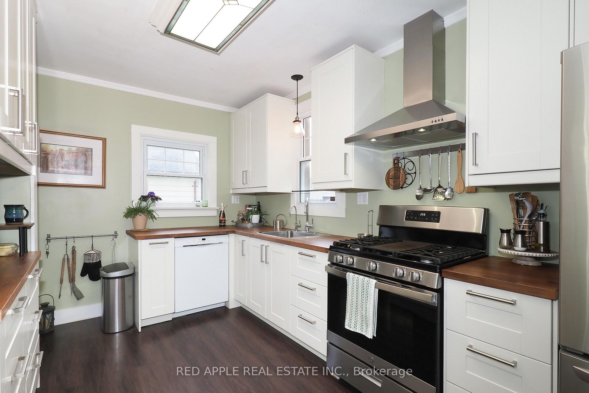 Photo 14 of 65 Elgin Street S, Cambridge, Alison — HOMEH