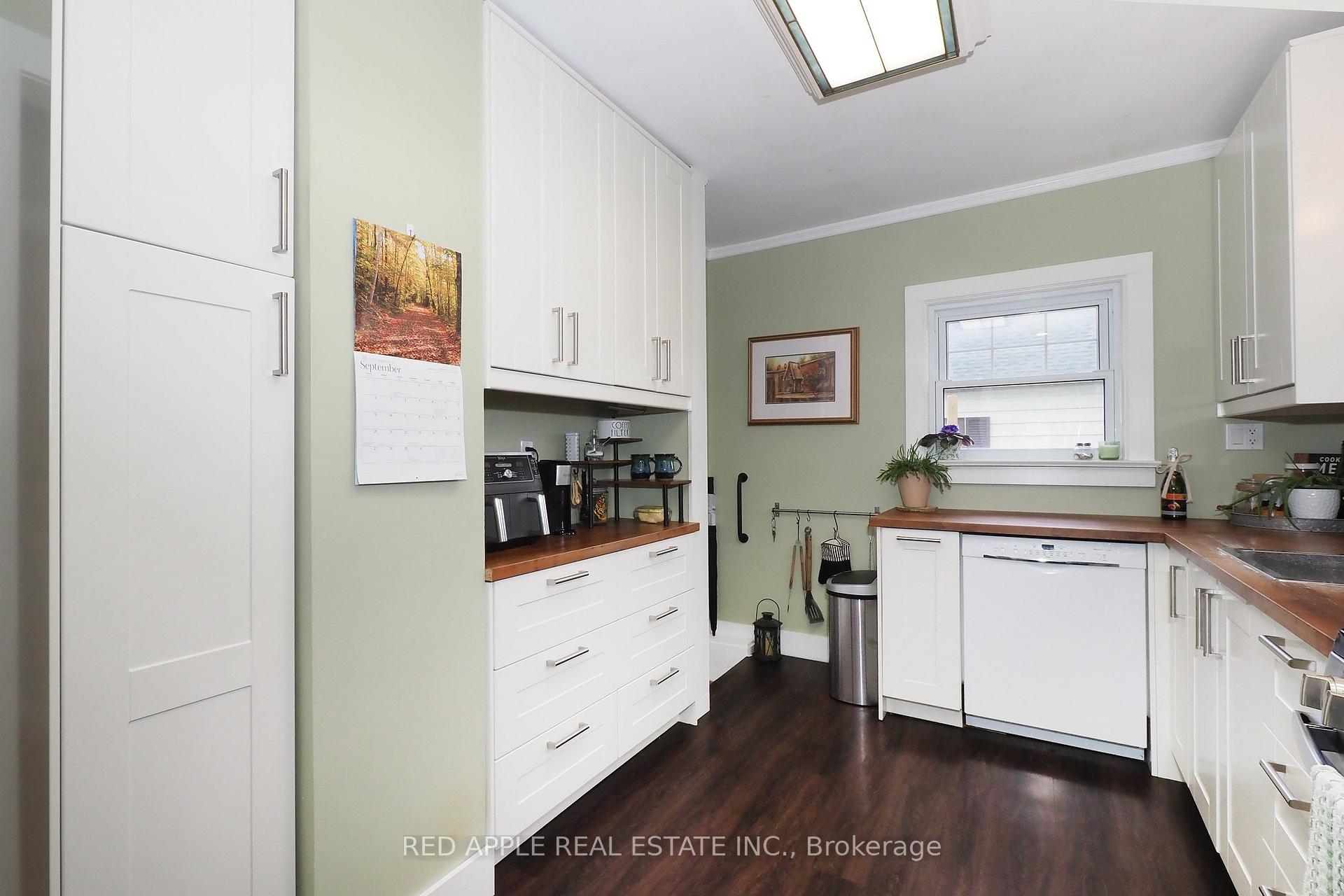 Photo 15 of 65 Elgin Street S, Cambridge, Alison — HOMEH