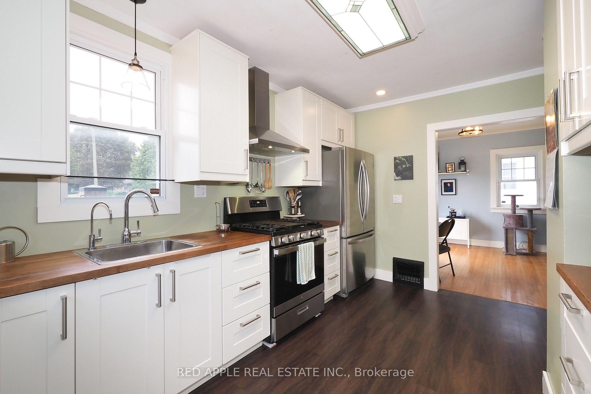 Photo 16 of 65 Elgin Street S, Cambridge, Alison — HOMEH