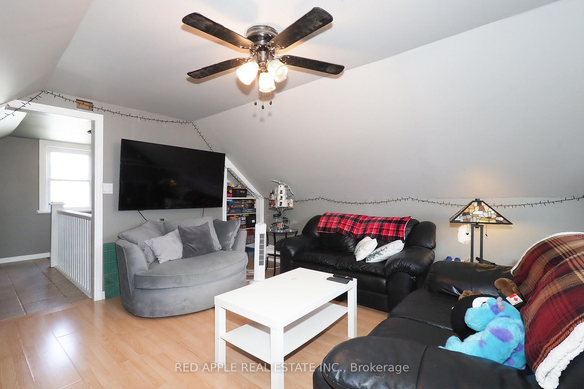 Photo 24 of 65 Elgin Street S, Cambridge, Alison — HOMEH