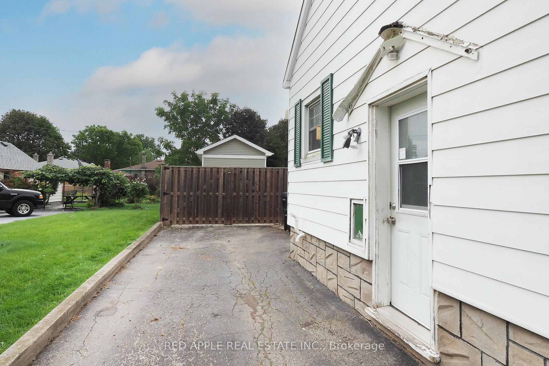 Photo 41 of 65 Elgin Street S, Cambridge, Alison — HOMEH