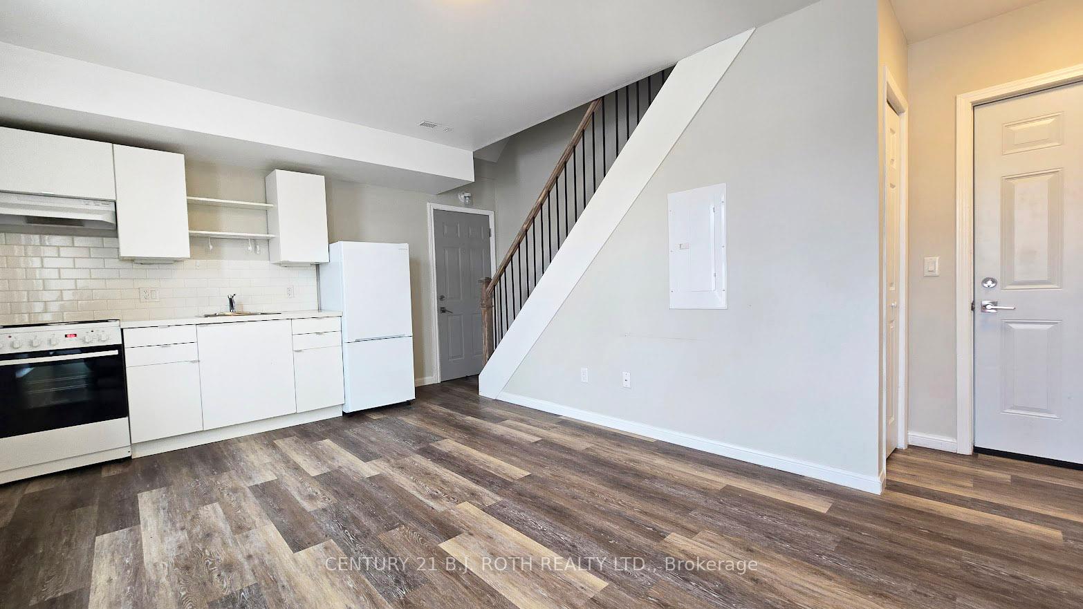 Photo 2 of Unit 4, 44 Front Street S, Orillia — HOMEH