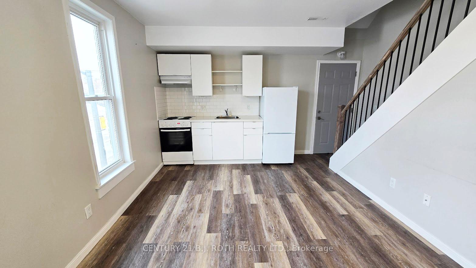 Photo 3 of Unit 4, 44 Front Street S, Orillia — HOMEH
