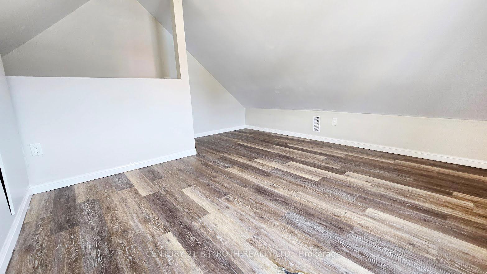 Photo 8 of Unit 4, 44 Front Street S, Orillia — HOMEH