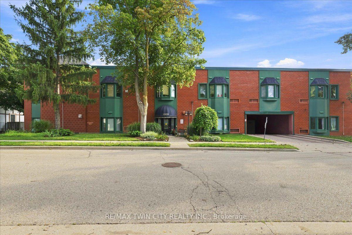 Photo of Unit 217, 1009 Queenston Road